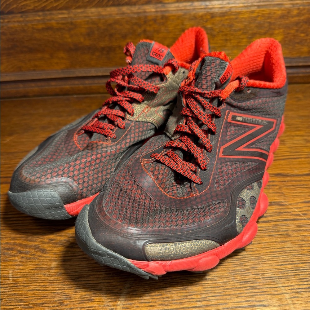 New Balance Minimus MT1010RD. Men’s Size 9.